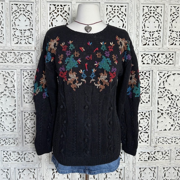 Sweaters - Vintage Black Whimsygoth Chunky Grannycore Sweater Sz Medium‎